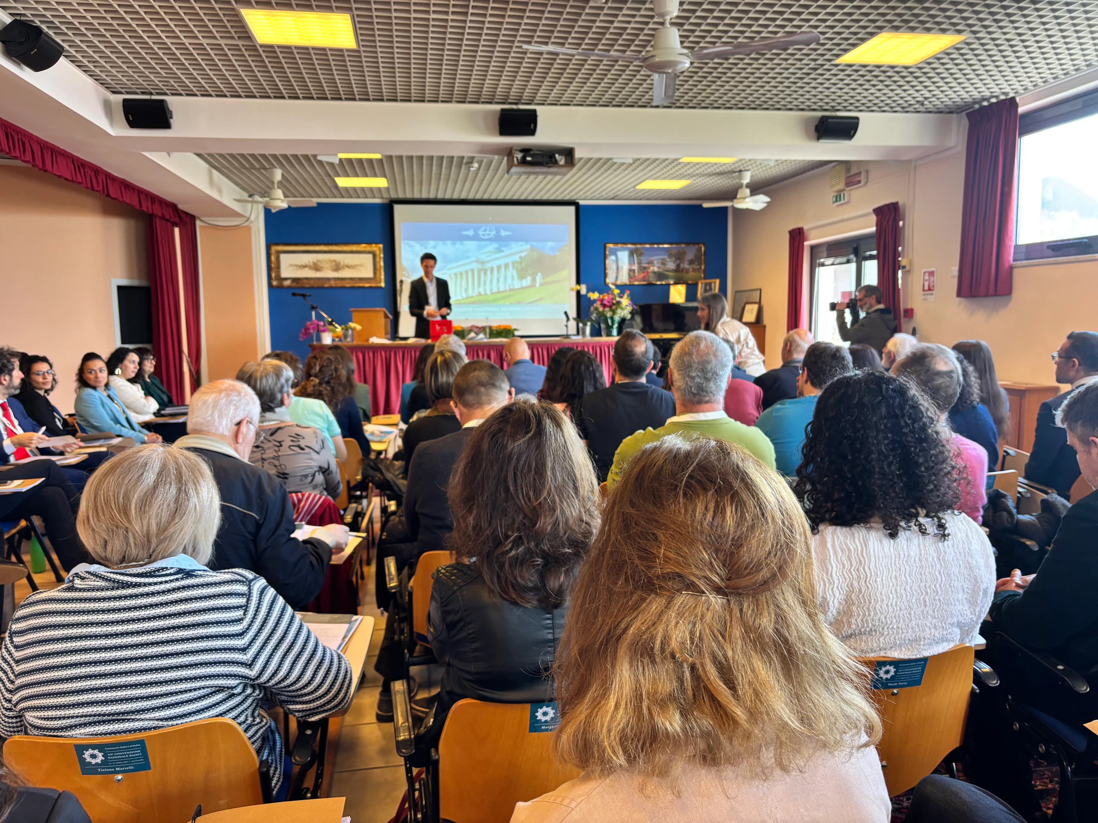 Business conference and seminar in the meeting room of the Bahá’í Study Center in Italy